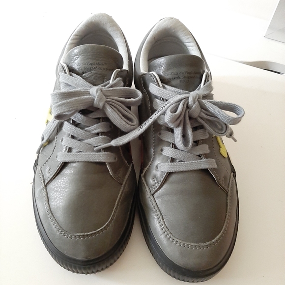 OFF WHITE Leather Vulcanized Lo-Top Sneakers - Picture 9 of 14